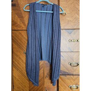 Chico's Black Label Size 1 Grey Open Knit Asymmetrical Lagenlook Crochet Vest